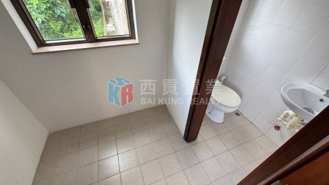 黃竹灣村