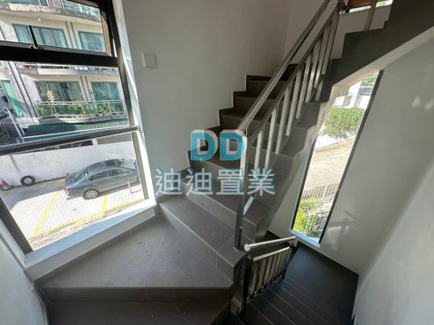 西貢村屋 優質地段 面向海景 車泊樓下