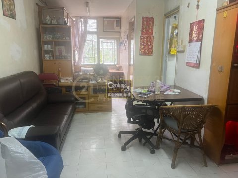 黃大仙下村 第04座 龍逸樓