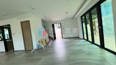 黃竹灣村