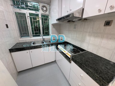 蠔涌村位置方便 車泊樓下