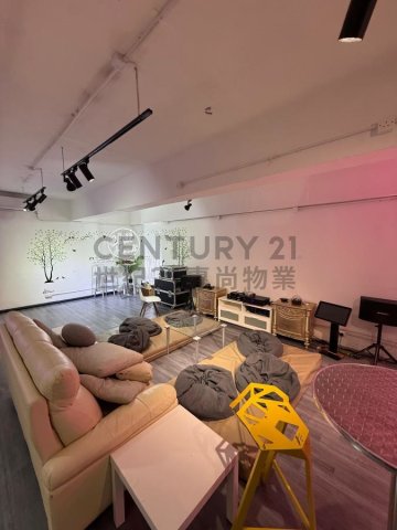 荃運工業中心 第02期『連1800呎天台』 荃運工業中心 第02期『連1800呎天台』