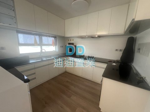 瓦瑤頭大花園 車泊樓下 