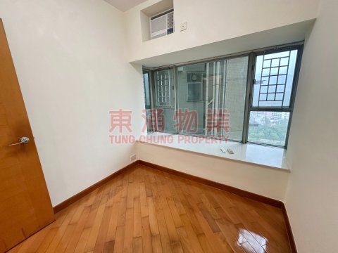 蓝天海岸 第01期 第06座 翻新地板三房套