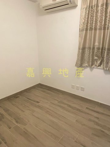 插桅杆村
