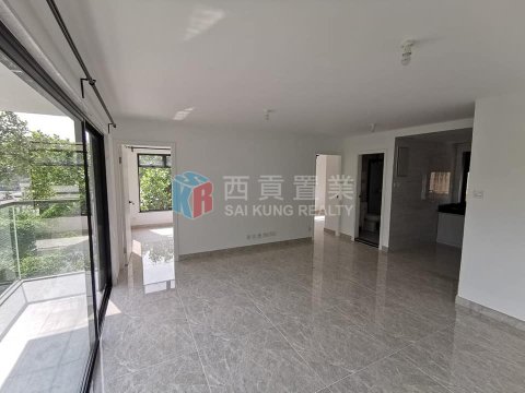 黃竹灣村
