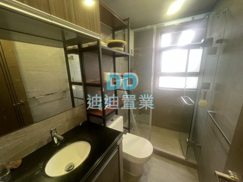 瓦瑤頭大花園 車泊樓下 