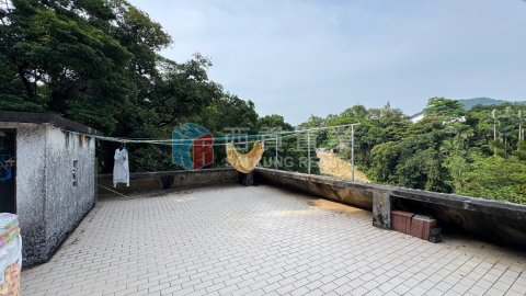 井欄樹村