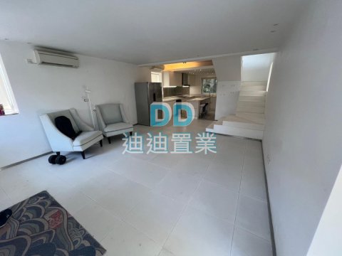 西貢小全幢 面向海景 西貢小全幢 面向海景