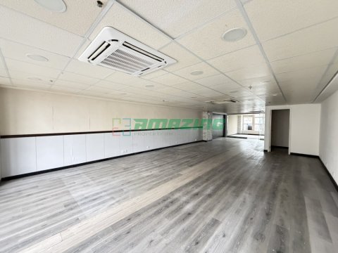 KNUTSFORD COM BLDG