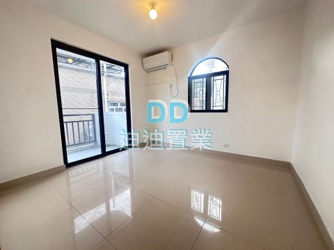 黃竹灣村 5分鐘到巴士站 出入方便