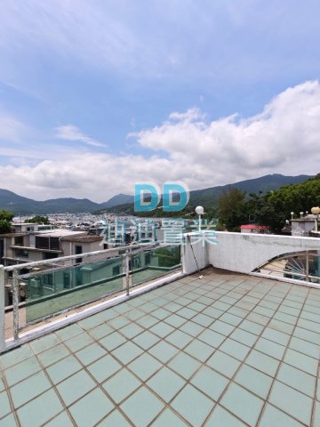 輋徑篤 環境優美 車泊樓下