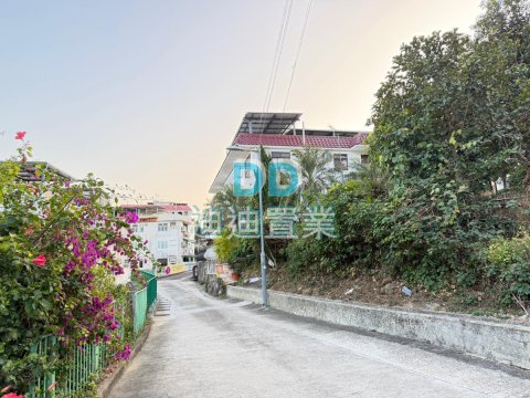 西貢半山區 南山村  環境優美