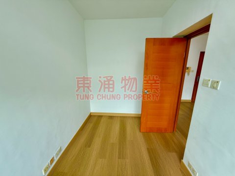 藍天海岸 第01期 第01座  中層新裝2房