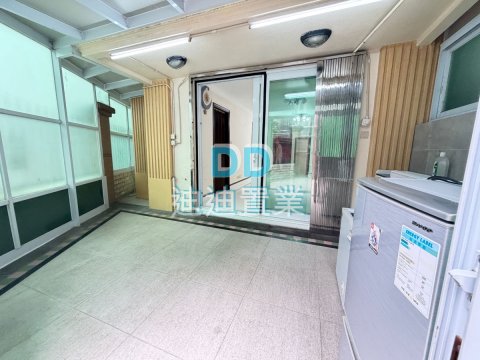 西貢村屋 位置方便 有小花園