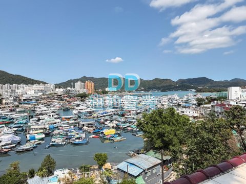 鄰近市中心 面向海景