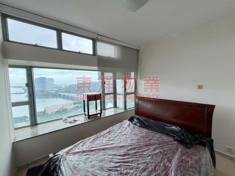 東堤灣畔 第09座 裝修中連傢俬，三房套！
