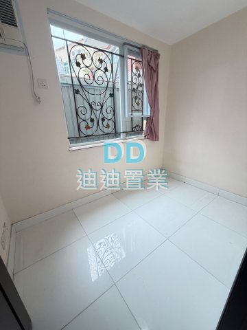 西貢村屋 位置方便 有小花園