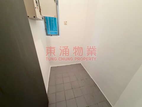 藍天海岸 第01期 第06座 園池三房套連貯