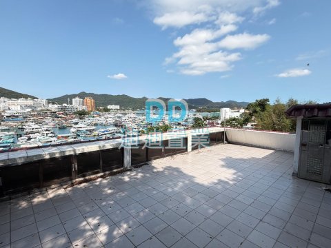 鄰近市中心 面向海景