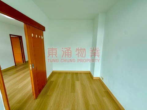 藍天海岸 第01期 第01座  中層新裝2房