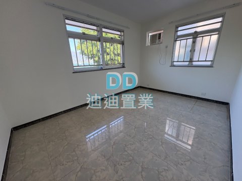 西徑村 頭排海景 車泊樓下