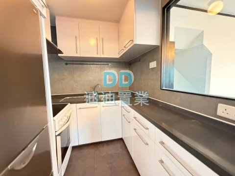 西貢半山區 南山村  環境優美