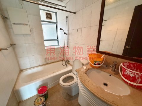 東堤灣畔 第09座 裝修中連傢俬，三房套！