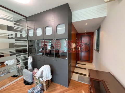 東堤灣畔 第08座 地鐵2房 全新裝潢