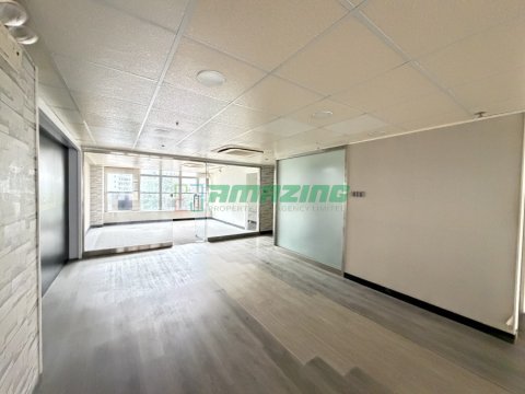 KNUTSFORD COM BLDG