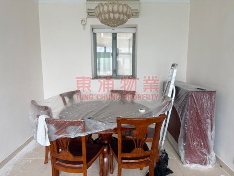 東堤灣畔 第09座 裝修中連傢俬，三房套！