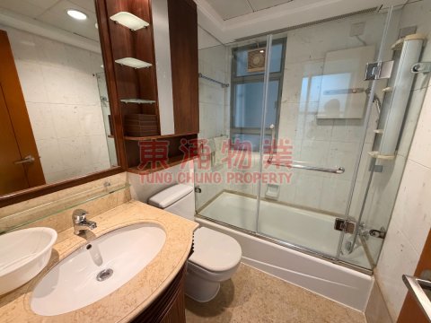 東堤灣畔 第08座 地鐵2房 全新裝潢