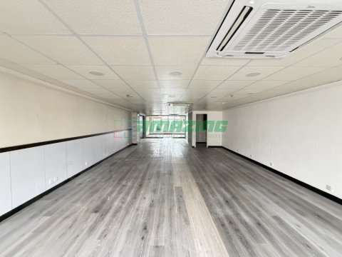 KNUTSFORD COM BLDG