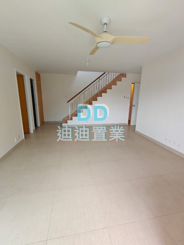 輋徑篤 環境優美 車泊樓下