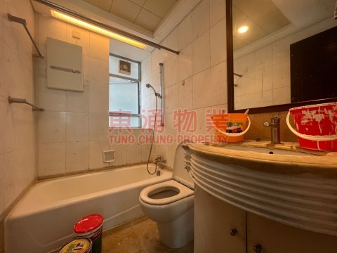 東堤灣畔 第09座 裝修中連傢俬，三房套！