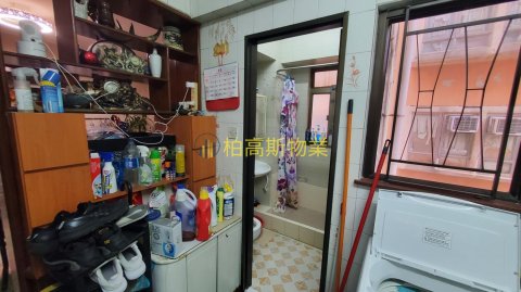 DES VOEUX RD W 155-161