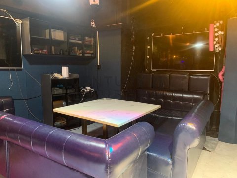 成運工業大廈＊＊平台３００呎＊＊