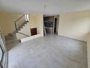 远峰●三楼连天台 元朗 高层 004554 售盘