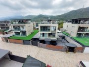 河畔山峰●全幢入車大花園 元朗 004711 售盤