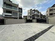 【錦上路●全新】2/F連天台 元朗 高層 023475 售盤