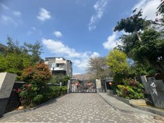 水簾●全幢入車大花園別墅 元朗 006235 售盤