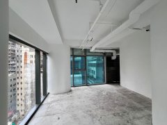 Wellington St 33