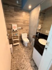 1 Lan Kwai Fong, Hong Kong Office